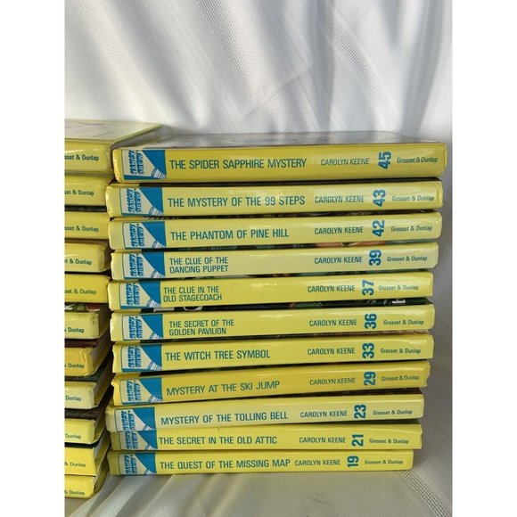 Lot of 22 Nancy Drew Mystery Glossy Flashlight Series (#1-45 Assorted) - Picture 3 of 7